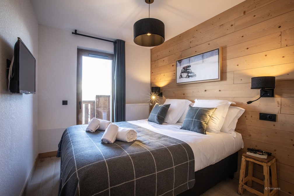 Le Coeur des Cimes, new apartments for sale in Montalbert: Photo of bedroom example 2